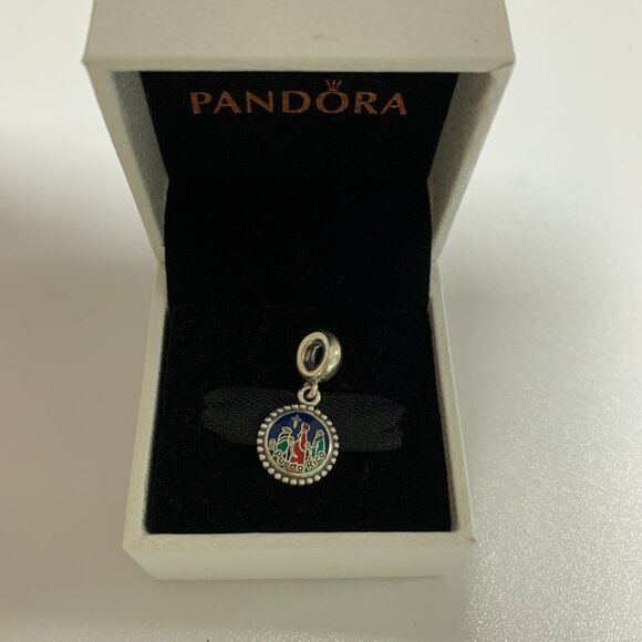 Pandora Puerto RicoThree Kings Exclusive Charm - Picture 3 of 4